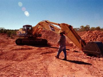  Video: Boulderopal Mining in Winton QLD